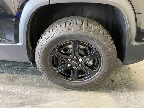 Used 2022 GMC Acadia AT4 w/ Technology Package image 8