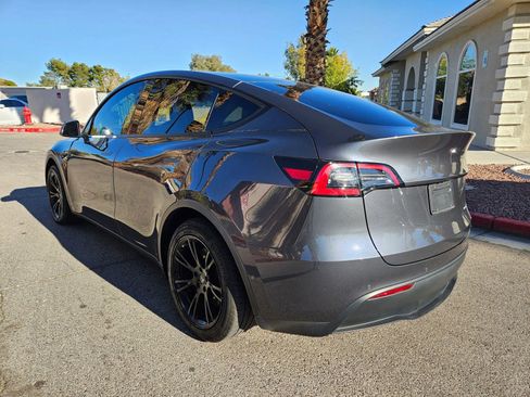 Used 2021 Tesla Model Y Long Range image 4