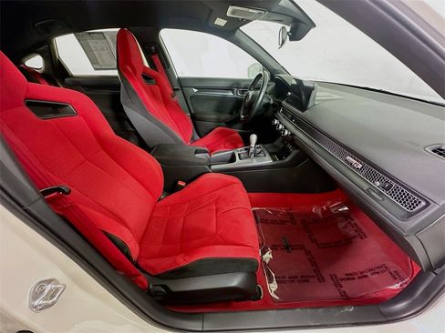 Used 2023 Honda Civic Type R image 11