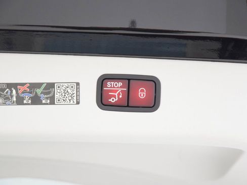 Certified 2023 Mercedes-Benz EQS 580 4MATIC SUV image 31