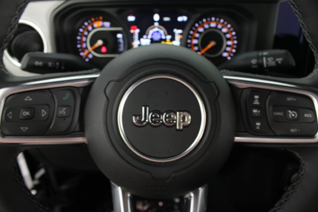 Used 2026 Jeep Wrangler Unlimited Sahara AWD/4WD image 19