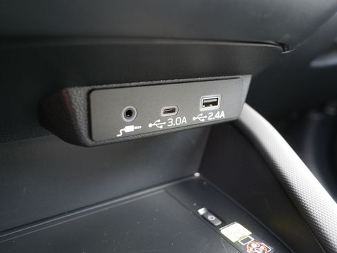 Used 2025 Subaru Forester Premium AWD/4WD image 33