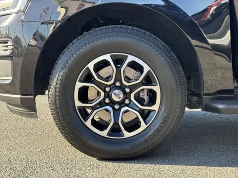 Used 2024 Ford Expedition XLT image 12