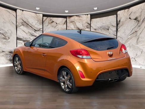 Used 2016 Hyundai Veloster w/ Option Group 03 FWD image 7