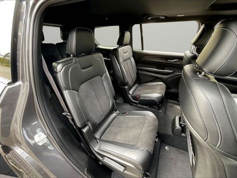 Certified 2025 Jeep Grand Cherokee L Altitude AWD/4WD image 25