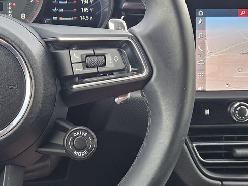 Certified 2025 Porsche Macan image 27