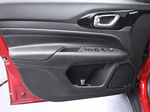 New 2026 Jeep Compass Latitude image 40