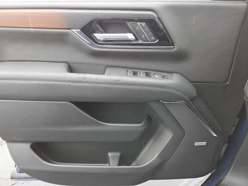 New 2026 GMC Yukon XL Denali w/ Sun & Power Step Package image 38