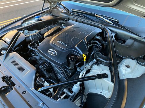 Used 2015 Hyundai Genesis 3.8 image 14