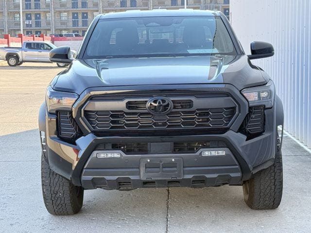 Used 2024 Toyota Tacoma TRD Off-Road w/ TRD Off Road Upgrade Package AWD/4WD image 9