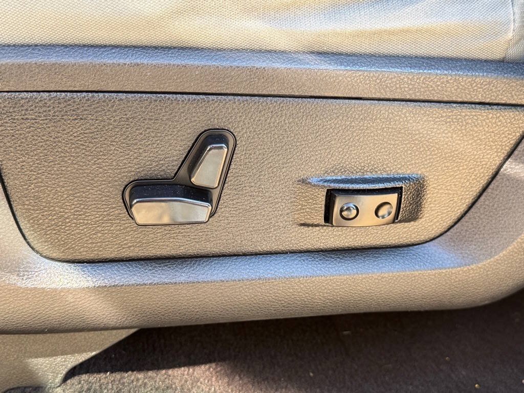 Used 2016 RAM 1500 Big Horn RWD image 8