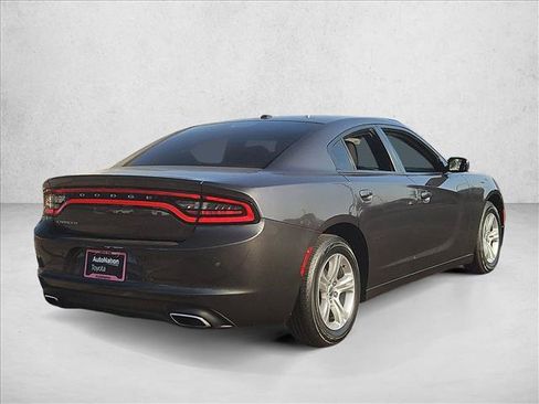 Used 2020 Dodge Charger SXT RWD image 5