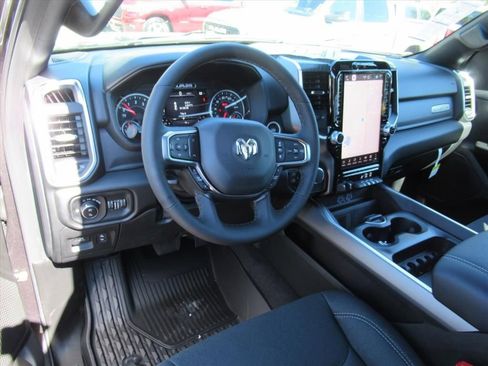 New 2026 RAM 1500 4x4 Crew Cab image 17