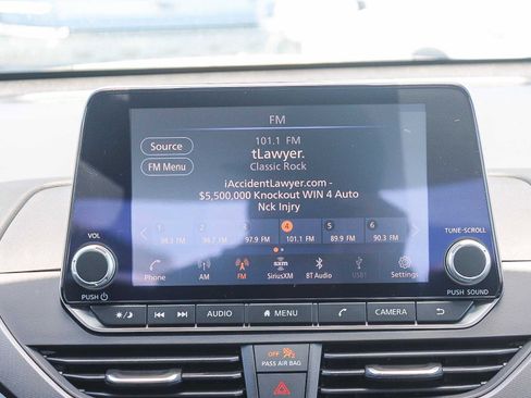 Used 2025 Nissan Altima 2.5 SR image 15