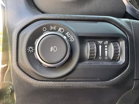 Used 2022 Jeep Wrangler Rubicon AWD/4WD image 19