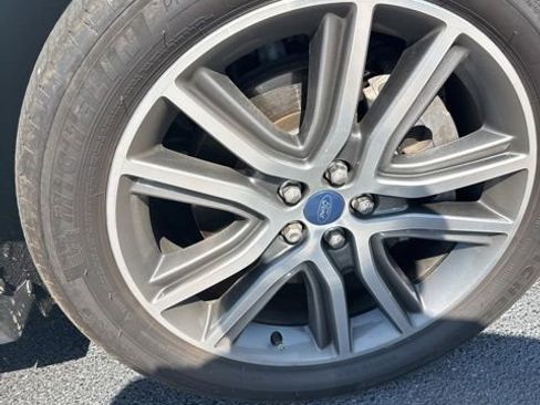 Used 2021 Ford Edge Titanium image 13