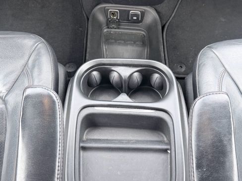 Used 2020 Chrysler Pacifica Touring-L FWD image 19