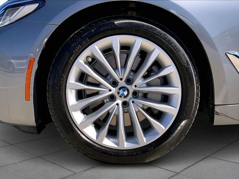 Used 2023 BMW 530i 530i w/ Premium Package image 11