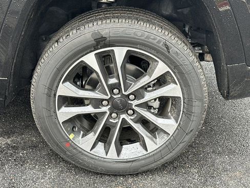 New 2025 Jeep Grand Cherokee Overland image 18