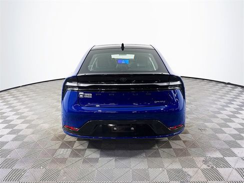 Certified 2025 Toyota Prius Plug-In Hybrid image 7