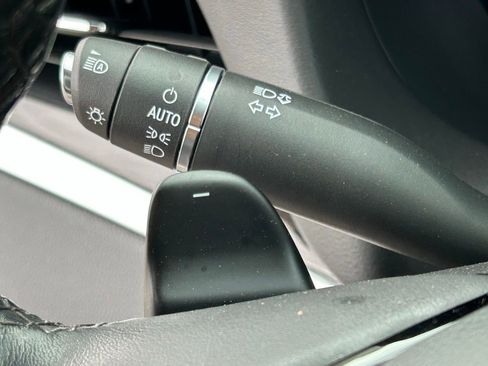 Used 2023 Buick Enclave Essence w/ Experience Buick Package FWD image 23