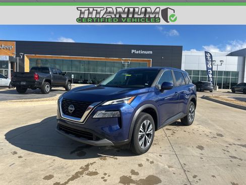 Used 2023 Nissan Rogue SV image 1