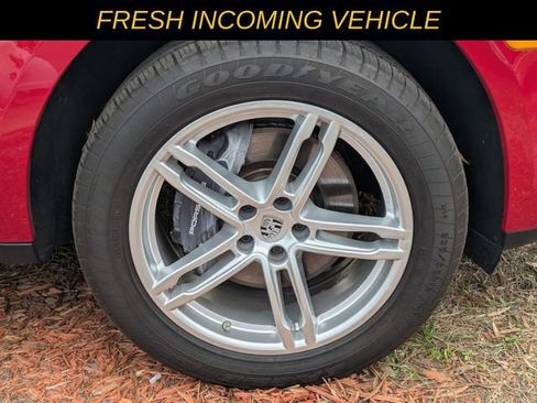 Used 2024 Porsche Macan image 9