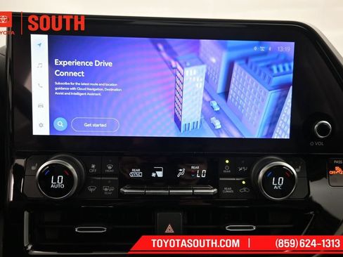 Used 2023 Toyota Highlander Bronze Edition AWD/4WD image 13