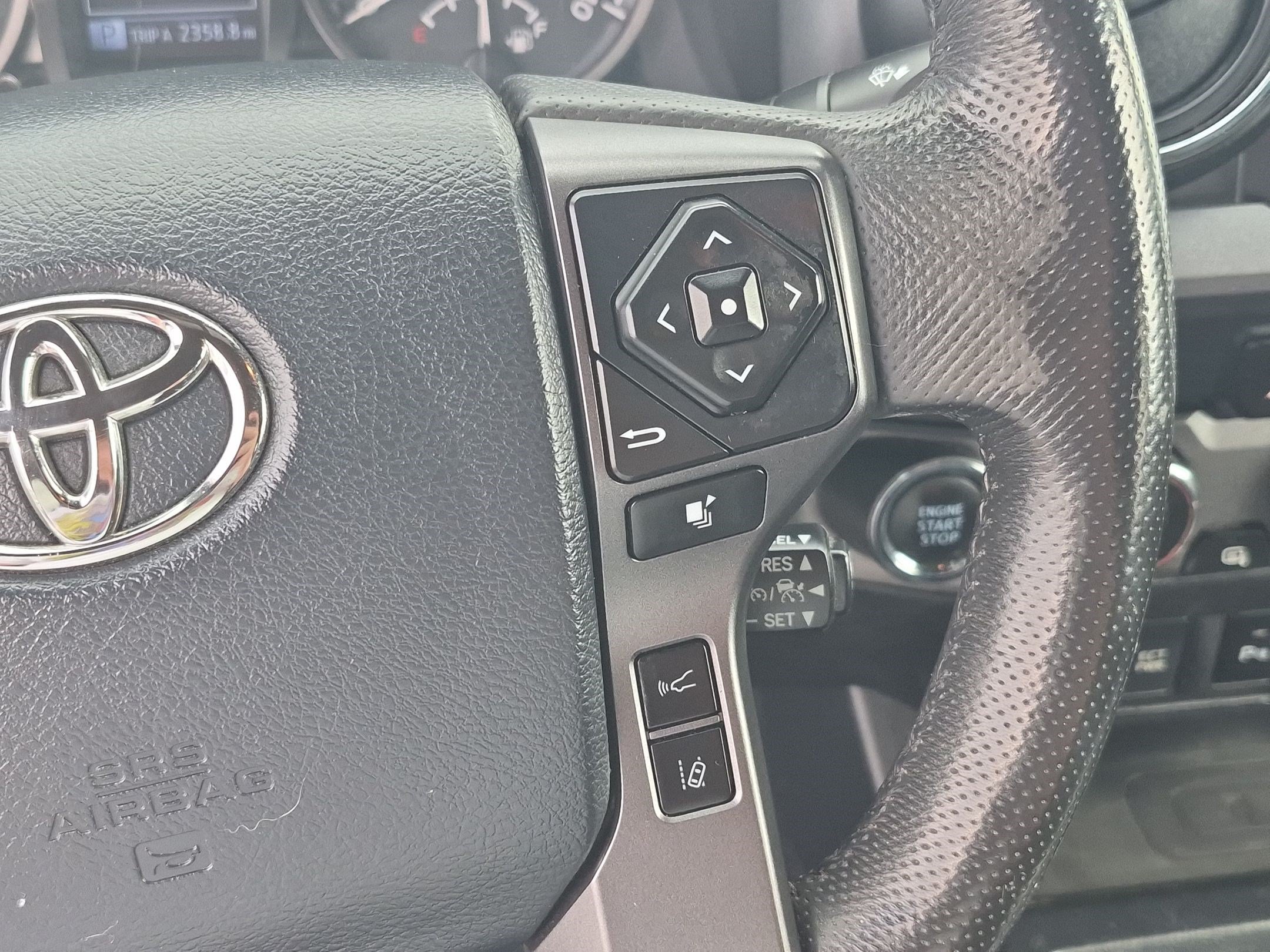 Used 2020 Toyota Tacoma TRD Off-Road w/ TRD Premium Off Road Package AWD/4WD image 21