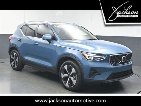 Certified 2024 Volvo XC40 B5 Plus w/ Protection Package Premier image 1