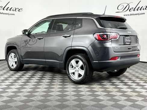 Used 2022 Jeep Compass Latitude w/ Convenience Group AWD/4WD image 4