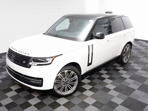 New 2025 Land Rover Range Rover SE AWD/4WD image 2