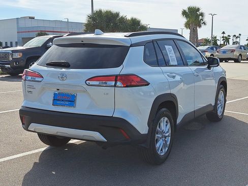 Certified 2024 Toyota Corolla Cross LE image 3