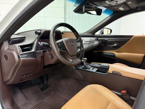 Used 2021 Lexus ES 300h w/ Premium Package FWD image 12