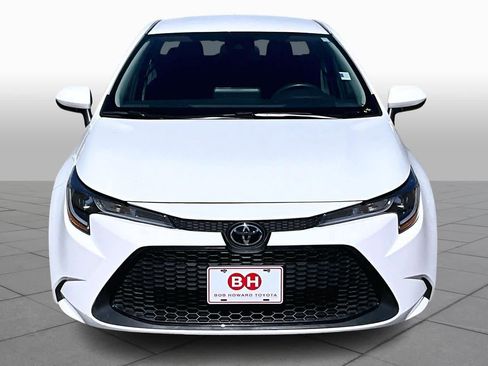 Used 2022 Toyota Corolla LE image 4