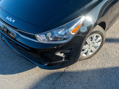 Used 2023 Kia Rio LX image 2