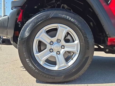 Used 2018 Jeep Wrangler Unlimited Sport S AWD/4WD image 13