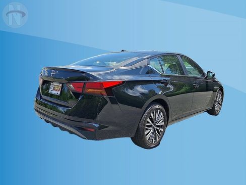 Used 2026 Nissan Altima 2.5 SV FWD image 12