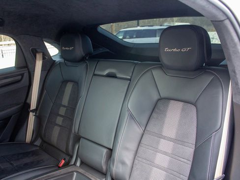 Used 2022 Porsche Cayenne Turbo GT image 21
