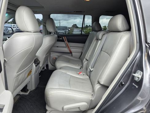 Used 2010 Toyota Highlander Limited AWD/4WD image 16