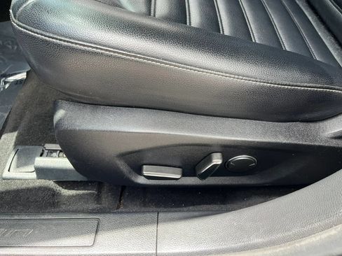 Used 2020 Ford Fusion SEL FWD image 11