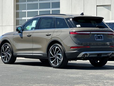 New 2025 Lincoln Corsair Reserve w/ Equipment Group 202A image 5