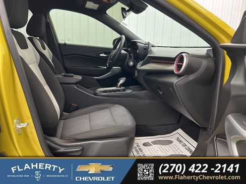 Used 2024 Chevrolet Trax RS image 15