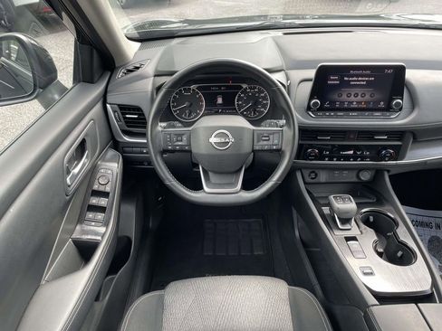 Used 2025 Nissan Rogue SV FWD image 14