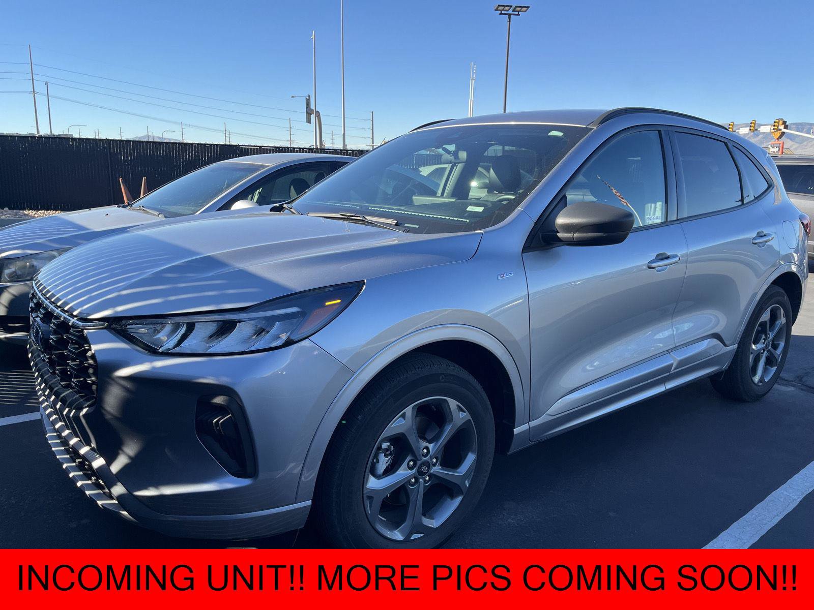 Used 2024 Ford Escape ST-Line w/ Tech Pack #1 AWD/4WD image 1