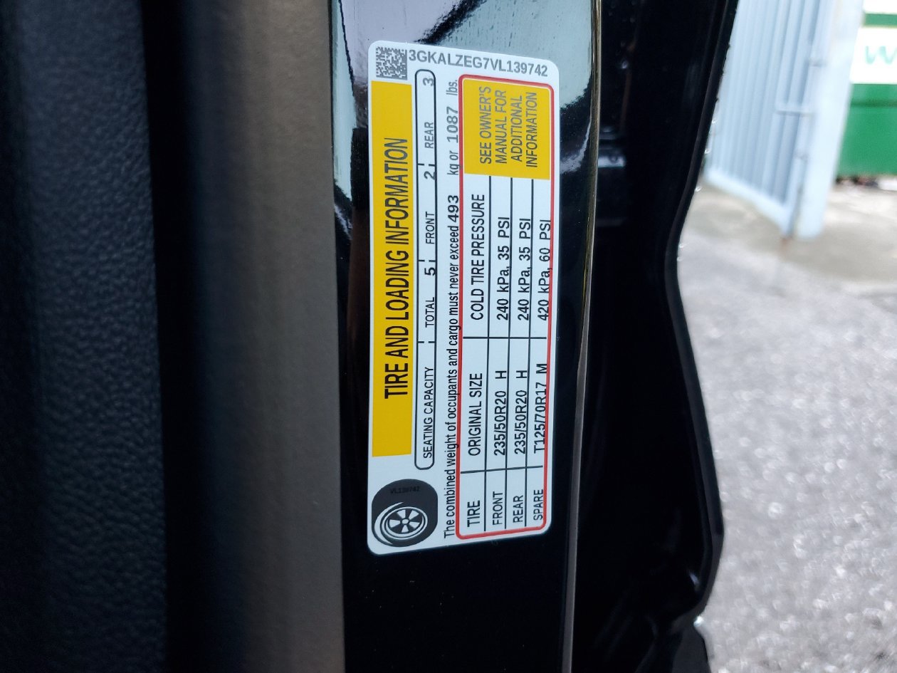 Used 2027 GMC Terrain Denali AWD/4WD image 30