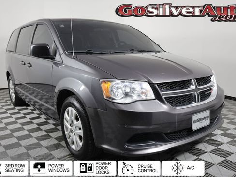 Used 2017 Dodge Grand Caravan SE image 1