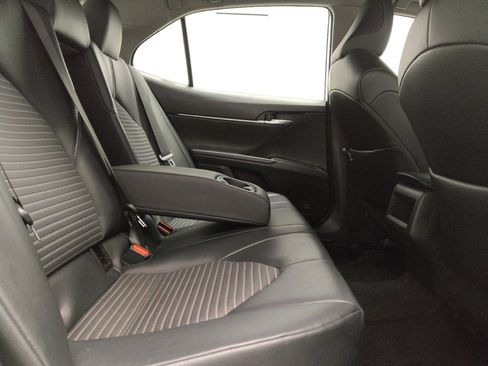 Used 2021 Toyota Camry SE FWD image 19
