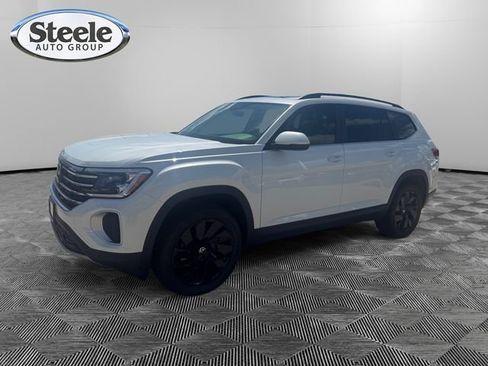 New 2026 Volkswagen Atlas SE FWD image 1