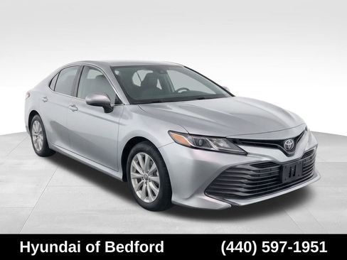 Used 2019 Toyota Camry LE w/ Convenience Package FWD image 2